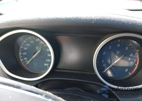 2017 Maserati Ghibli из США, поврежденный, VIN ZAM57XSA2H1206194